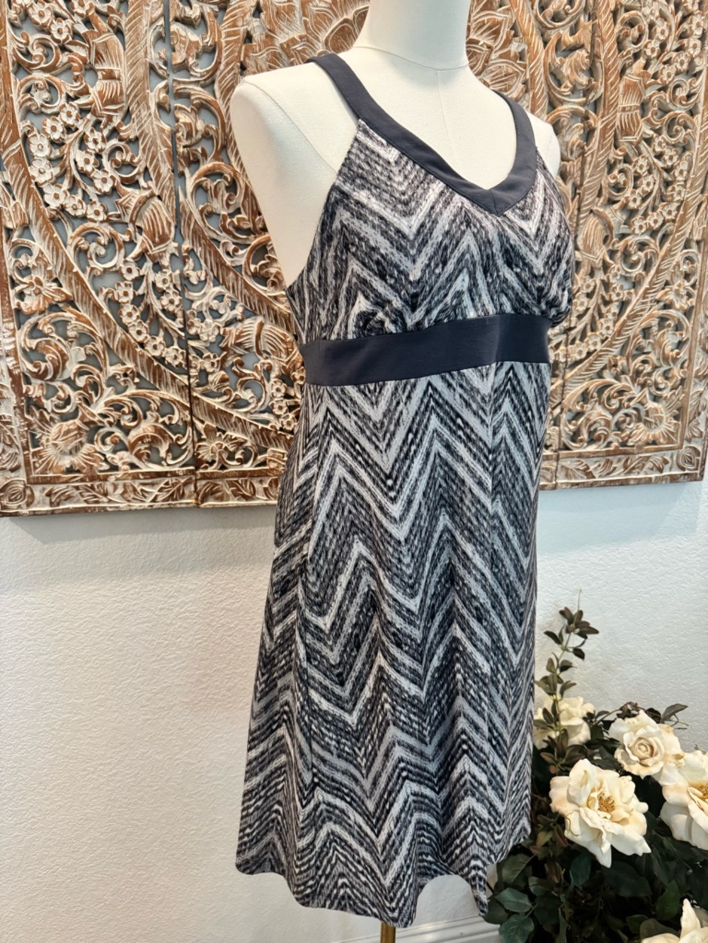 ZeroXposur Voyage Stretch Athletic Sport Athleisure Dress w/ Razorback - Picture 4 of 16